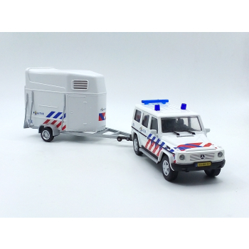 Mercedes-Benz G-class + przyczepa na konie Netherlands Police - skala 1:43 - Cararama